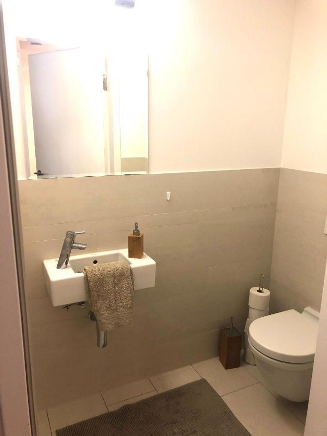 Amazing Austria Center Apartment Near Uno City Bécs Kültér fotó