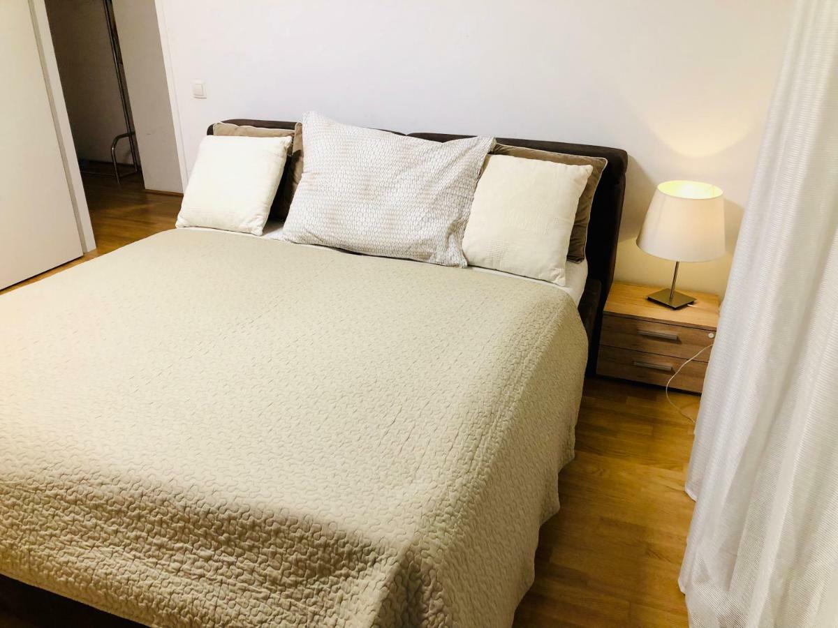 Amazing Austria Center Apartment Near Uno City Bécs Kültér fotó