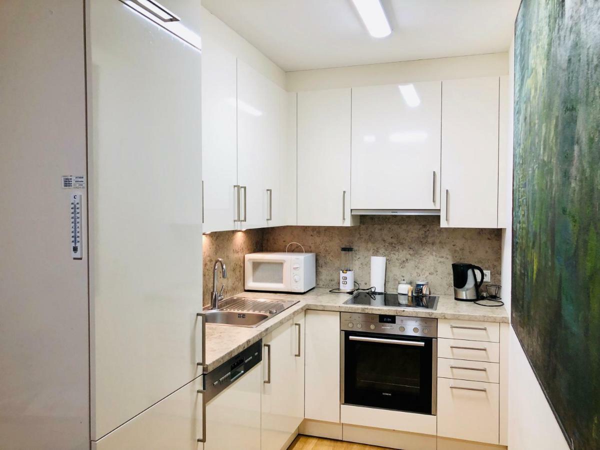 Amazing Austria Center Apartment Near Uno City Bécs Kültér fotó